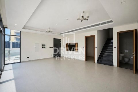 Vila u Dubai Land, Dubai, UAE 5 spavaćih soba, 352.85 m2 Br. 765645 - fotografija 3