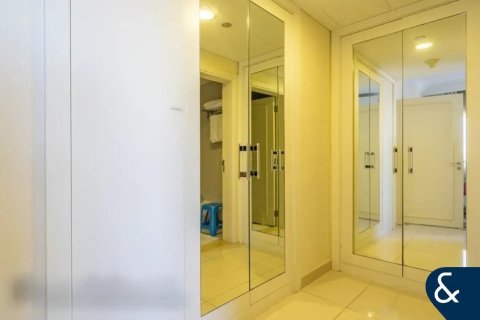 Снять в аренду квартиру в Даунтаун Дубай (Даунтаун Бурдж Дубай), ОАЭ 1 спальня, 82м2, № 698301 - фото 1