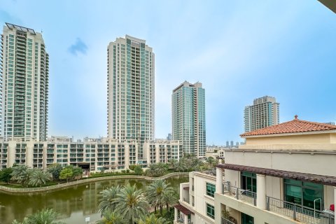 Apartment in The Views, Dubai, UAE 2 bedrooms, 121.8 sq.m. № 750417 - photo 15