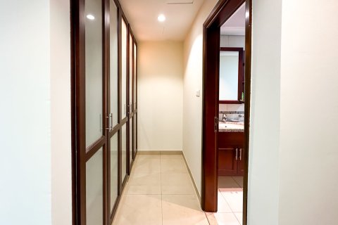 Apartment in The Views, Dubai, UAE 2 bedrooms, 121.8 sq.m. № 750417 - photo 8