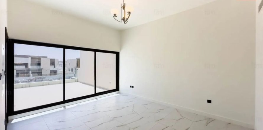 Casa urbana em Dubai, EAU 4 quartos, 187.2 m2 № 687287