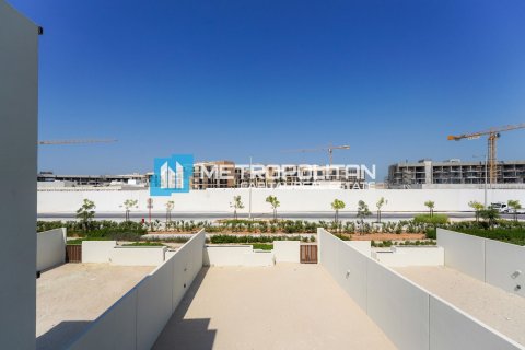 Abu Dhabi, UAE의 임대용 타운하우스 침실 2개, 126.6제곱미터 번호 687769 - 사진 4