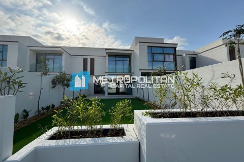 Abu Dhabi, BAE’de kiralık townhouse 2 yatak odası, 126.6 m&sup2; No 687769 - fotoğraf 32