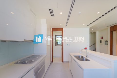 Abu Dhabi, UAE의 임대용 타운하우스 침실 2개, 126.6제곱미터 번호 687769 - 사진 5