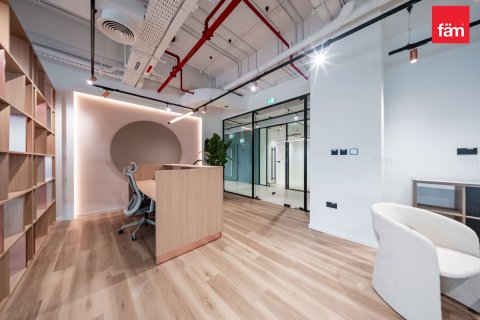 Office in Sheikh Zayed Road, Dubai, UAE 269.9 sq.m. № 707994 - photo 6