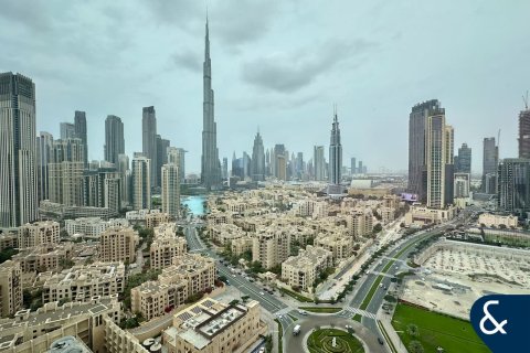 Купить квартиру в Даунтаун Дубай (Даунтаун Бурдж Дубай), ОАЭ 2 спальни, 152м2, № 685327 - фото 2