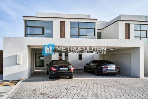 Stadthaus zur Miete in Abu Dhabi, VAE 4 Schlafzimmer, 453.1 m2 Nr. 686529 - Foto 1