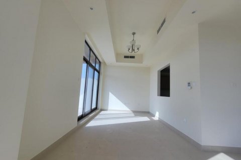 Villa in Al Barsha, Dubai, UAE 4 bedrooms, 553.78 sq.m. № 637594 - photo 2