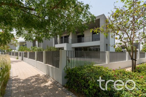 Dubai Hills Estate、Dubai、UAEにあるヴィラ 5ベッドルーム、397.9 m2 No733445