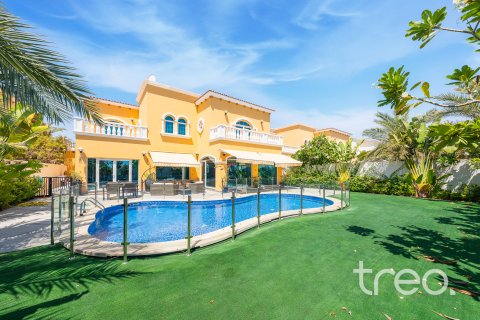 Vila di Jumeirah Park, Dubai, UAE 5 bilik tidur, 757.9 meter persegi № 733443 - foto 1