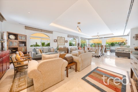 Vila di Jumeirah Park, Dubai, UAE 5 bilik tidur, 757.9 meter persegi № 733443 - foto 11