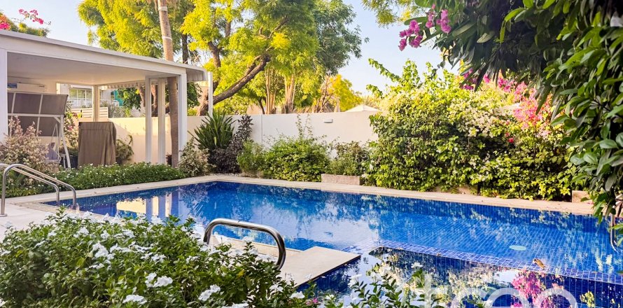 Vila u Meadows, Dubai, UAE 543.58 m2, 5 spavaćih soba Br. 733447
