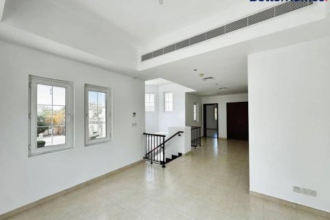 Villa zur Miete in Arabian Ranches, Dubai, VAE 4 Schlafzimmer, 781 m2 Nr. 644456 - Foto 12