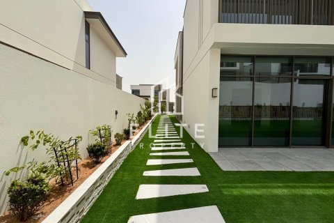 Снять в аренду виллу в Дубай, ОАЭ 4 комнаты, № 659423 - фото 3