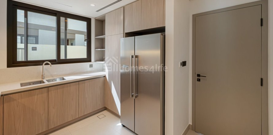 Vila v Tilal Al Ghaf, Dubai, SAE 4 spálne, 317 m2 č. 735957