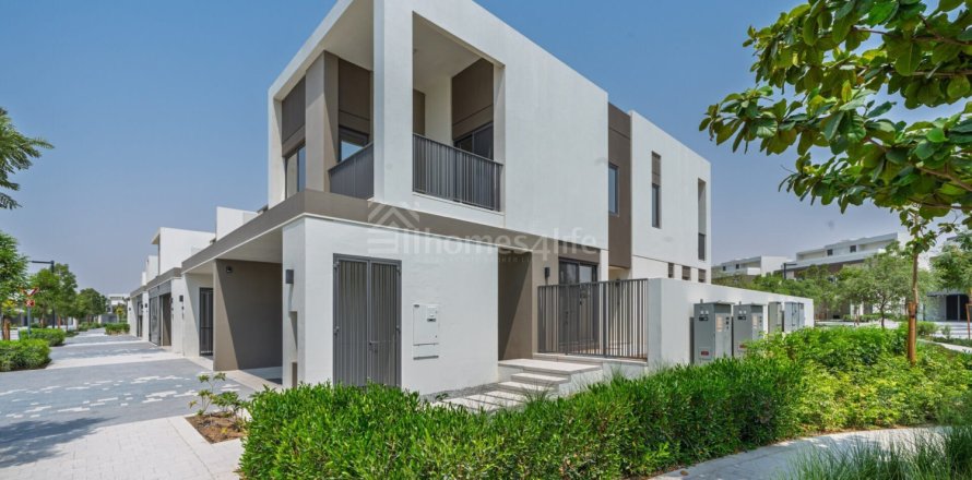 Townhouse i Tilal Al Ghaf, Dubai, UAE 4 soveværelser, 227 kvm № 735956
