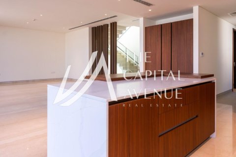 Vilă de închiriat în Abu Dhabi, EAU 4 dormitoare, 336.96 mp.  №737349 - poză 5