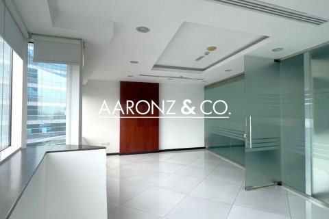 Oficiu de închiriat în Business Bay, Dubai, EAU 95 mp.  №703108 - poză 2
