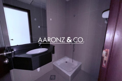 Apartemen di Jumeirah Lake Towers, Dubai, UEA 2 kamar tidur, 110 m2 nomor 703102 - foto 13