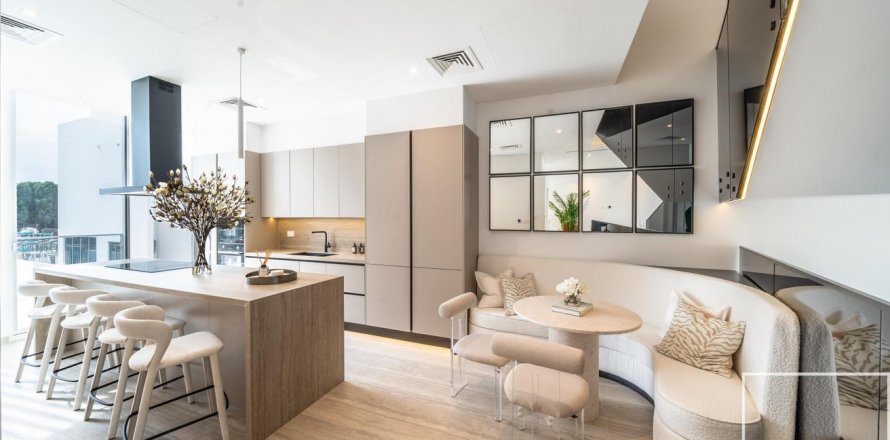 Shtëpi në qytet në Al Barari, Dubai, Emiratet e Bashkuara Arabe 4 dhoma gjumi, 462 m2. № 635225