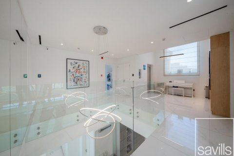 Vila v Jumeirah Golf Estates, Dubai, SAE 5 ložnice, 879 m² Č.: 635230 - fotografie 25