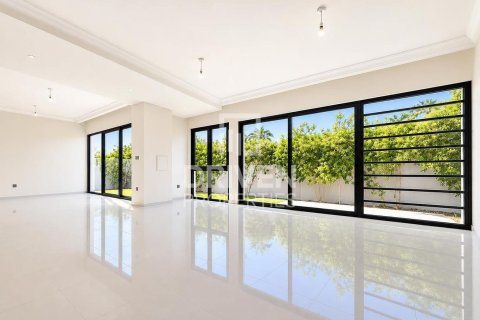 Vilă de vânzare în Dubai, EAU 6 dormitoare, 426.7 mp. №766976 - poză 4