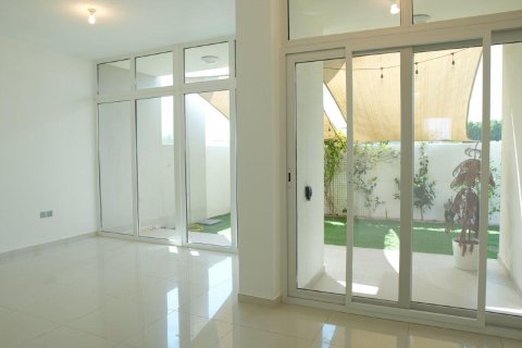 Városi lakóépület itt: DAMAC Hills (Akoya by DAMAC), Dubai, EAE, 3 hálószoba, 167 m², azonosító: 682426 - fénykép 4