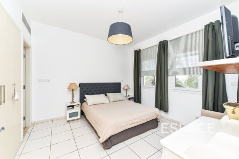 Villa te koop in The Springs, Dubai, VAE 3 slaapkamers, 237 vr.m., nr 649897 - foto 15