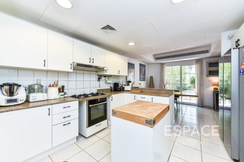 Villa te koop in The Springs, Dubai, VAE 3 slaapkamers, 237 vr.m., nr 649897 - foto 3
