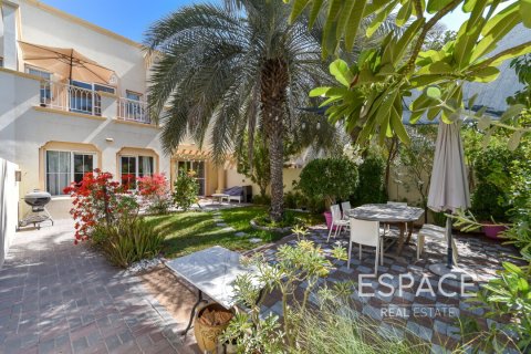 Villa te koop in The Springs, Dubai, VAE 3 slaapkamers, 237 vr.m., nr 649897 - foto 18