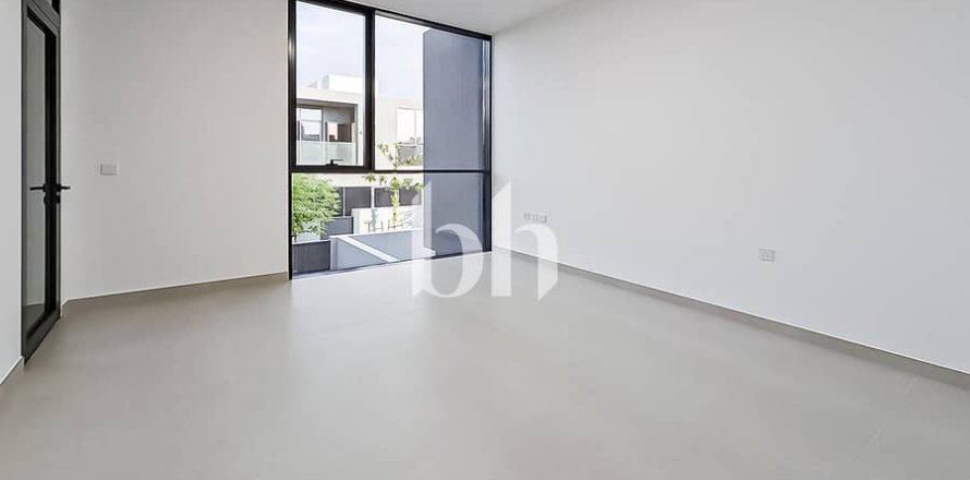 Таунхаус в Tilal City, Шарджа, ОАЕ 2 спальні, 182м2 № 642898