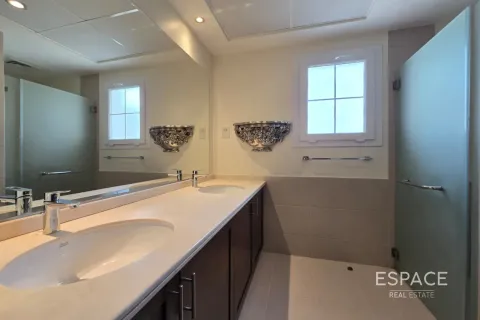 Rijtjeshuis te huur in Arabian Ranches, Dubai, VAE 3 slaapkamers, 234 vr.m., nr 661278 - foto 14