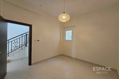 Rijtjeshuis te huur in Arabian Ranches, Dubai, VAE 3 slaapkamers, 234 vr.m., nr 661278 - foto 8