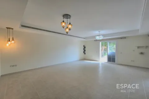 Rijtjeshuis te huur in Arabian Ranches, Dubai, VAE 3 slaapkamers, 234 vr.m., nr 661278 - foto 2