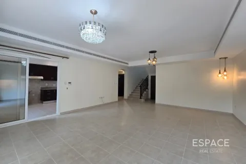 Rijtjeshuis te huur in Arabian Ranches, Dubai, VAE 3 slaapkamers, 234 vr.m., nr 661278 - foto 4