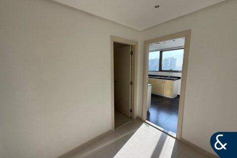 Lägenhet till försäljning i Dubai, UAE 2 sovrum, 158 kvm Nr. 671554 - fotografi 13