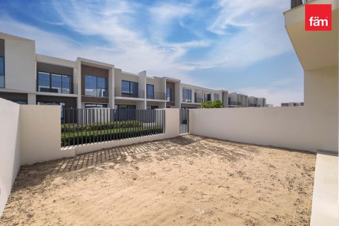 Villa te koop in Dubai, VAE 3 slaapkamers, 174 vr.m., nr 652313 - foto 2