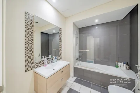 Townhouse in DAMAC Hills (Akoya by DAMAC), Dubai, UAE 4 bedrooms, 297 sq.m. № 661078 - photo 13