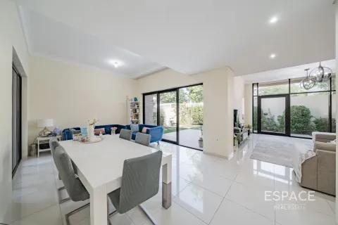 Townhouse in DAMAC Hills (Akoya by DAMAC), Dubai, UAE 4 bedrooms, 297 sq.m. № 661078 - photo 8