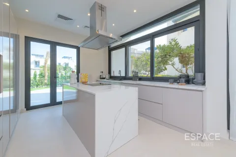 Palm Jumeirah, Dubai, UAE의 판매용 타운하우스 침실 4개, 303제곱미터 번호 661079 - 사진 4