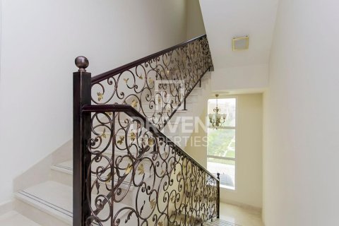 Vila u gradu The Villa, Dubai, UAE 5 spavaće sobe, 658.5 m2 Br. 745300 - Slika 9