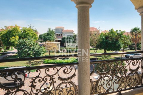 Villa en alquiler en The Villa, Dubai, EAU 4 dormitorios, 570.24 m2 № 745299 - foto 1