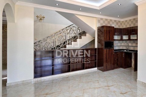 Villa en alquiler en The Villa, Dubai, EAU 4 dormitorios, 570.24 m2 № 745299 - foto 16