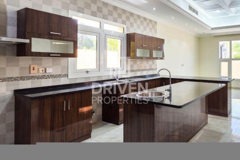 Villa en alquiler en The Villa, Dubai, EAU 4 dormitorios, 570.24 m2 № 745299 - foto 13