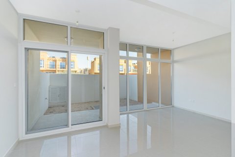 Apartamento en venta en DAMAC Hills (Akoya by DAMAC), Dubai, EAU 3 dormitorios, 253 m2 № 703460 - foto 4