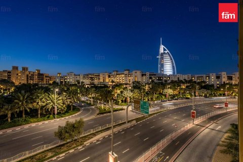 Apartment in Umm Suqeim, Dubai, UAE 3 bedrooms, 175.3 sq.m. № 689430 - photo 11