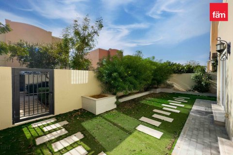 Shtëpi në qytet në Dubai, Emiratet e Bashkuara Arabe 4 dhoma gjumi, 205.6 m2. № 689432 - Foto 2