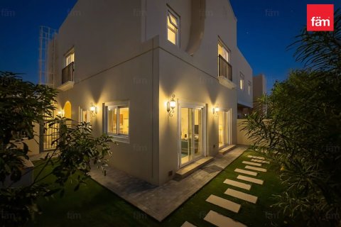 Townhouse în Dubai, EAU 4 dormitoare, 205.6 mp.  №689432