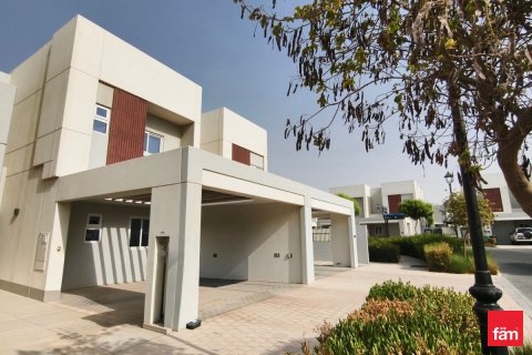 Müüa villa asukohaga Dubai, AÜE: 3 magamistoaga, 160.5 m² Nr 638155 - pilt 2