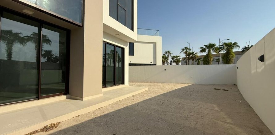 Városi lakóépület itt: Dubai, EAE, 5 hálószoba, 327.9 m², azonosító: 689197